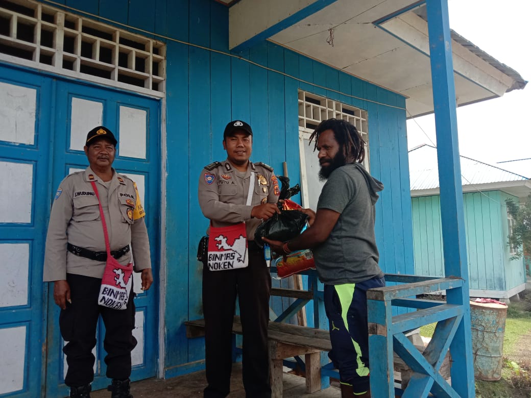 noken community development unit of central mamberamo visited security and order controller elite group 44639