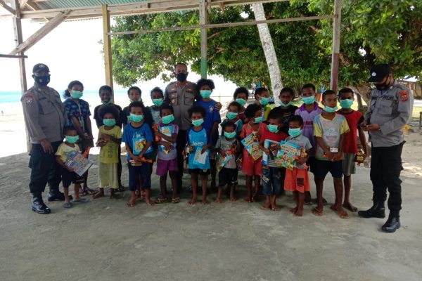 noken community development unit of yapen islands embraces college students in matoa programme 41422