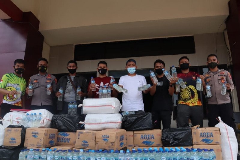 north maluku regional police thwarted alcoholic drink smuggling to ternate 42614