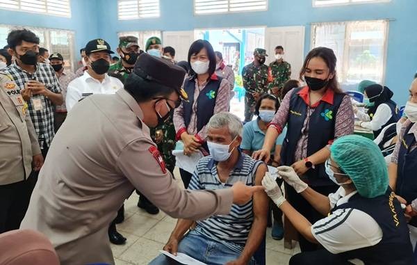 north sumatra established 41 free presisi vaccination booths for the people 39596