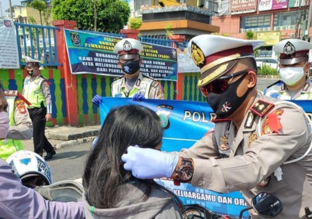 operasi patuh lodaya ditlantas polda jabar bagikan 250 ribu masker 19516