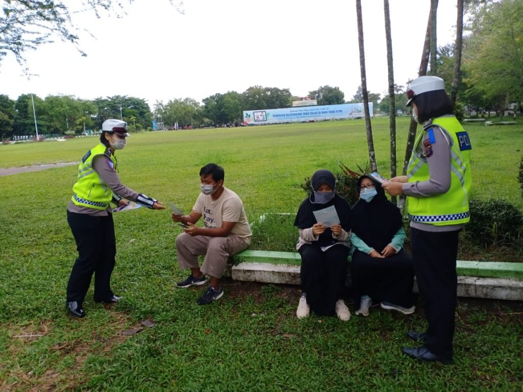 operasi patuh mahakam 2020 polisi berikan edukasi pentingnya keselamatan berlalu lintas 19515