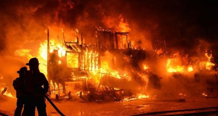 pabrik botol di mustika jaya bekasi hangus terbakar 63809