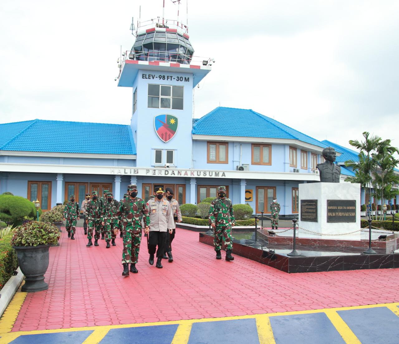 panglima tni dan kapolri cek disiplin prokes di bali 30438