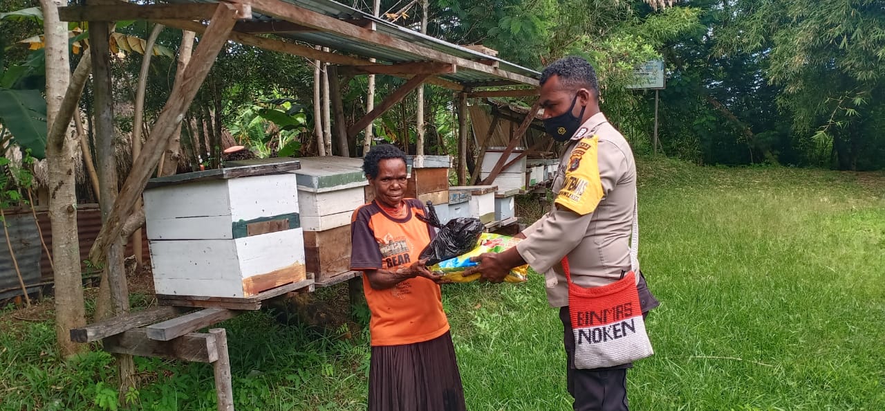 papuan police through noken community development unit advances honey bee farmers in jayawijaya 44483