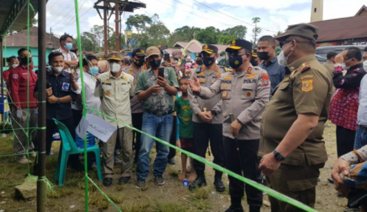 pastikan demokrasi tingkat desa berjalan kondusif kapolda sumut tinjau pilkades 106 desa di kabupaten dairi 25136