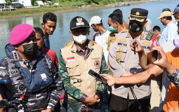 pastikan kapal rohingya tak berlabuh ke daratan polda aceh bantu imigran rohingya yang terdampar di perairan aceh 22604