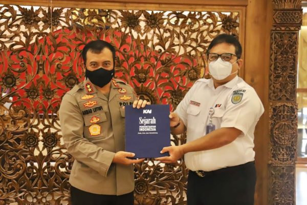 pastikan keamanan dan kenyamanan polda jateng siap amankan objek vital pt kai 22975