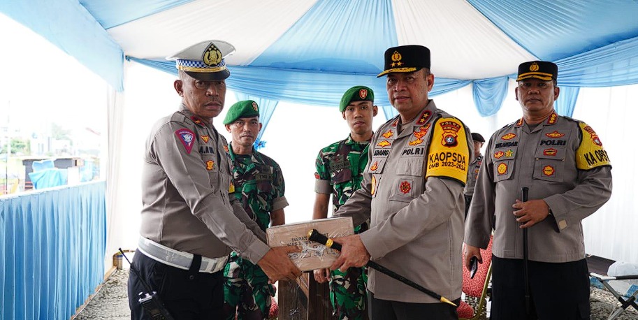 pastikan keamanan nataru kapolda sulbar cek kesiapan operasi lilin marano 2023 di mamuju tengah 68065