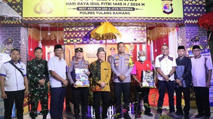 pastikan keamanan operasi ketupat krakatau 2024 kapolres tulang bawang kunjungi pos pam dan pos yan 72502