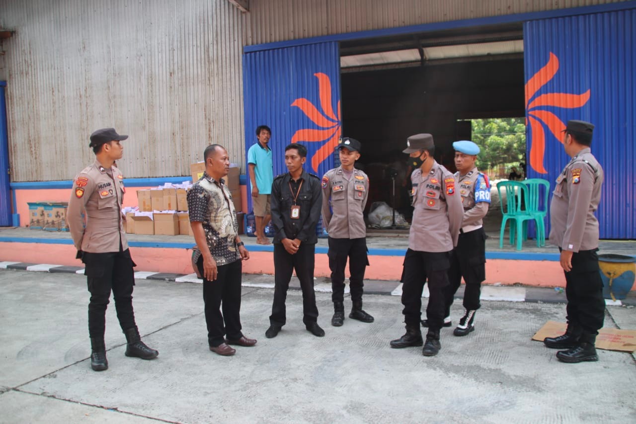 pastikan keamanan pemilu personil omb polres bangkalan gelar patroli dialogis ke objek penting pemilu 67970