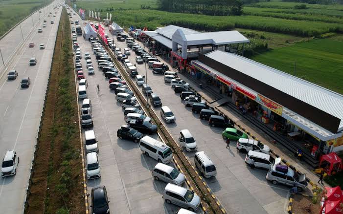 pastikan kelancaran arus libur nataru korlantas polri siapkan rest area sementara 52566