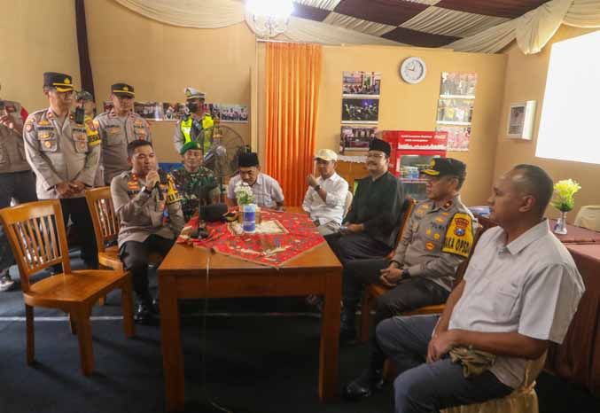 pastikan pelayanan selama mudik kapolda jatim tinjau pos di pandaan 57113