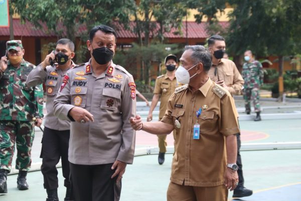 pastikan pengamanan kunker presiden baik kapolda banten tinjau sman 4 kota serang 27309