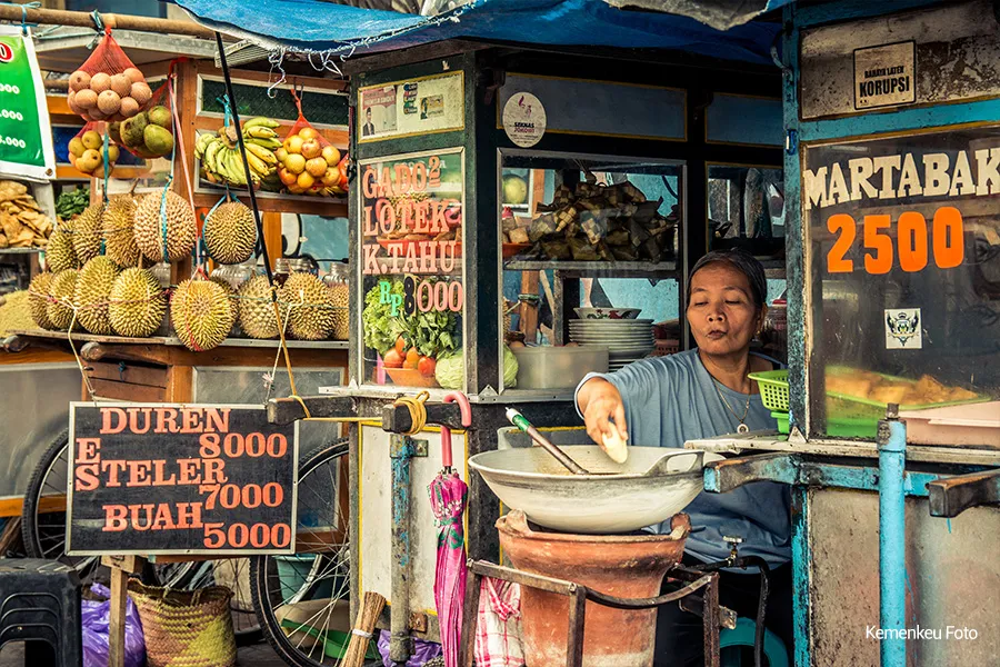 pedagang kaki lima pkl bantuan umkm