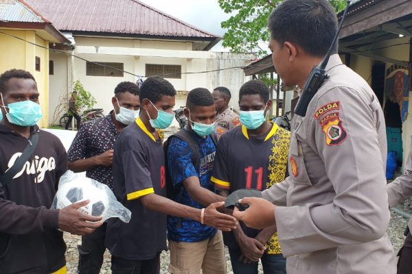 peduli kamtibmas satgas binmas noken terus himbau pemuda kampung sokamu 45166