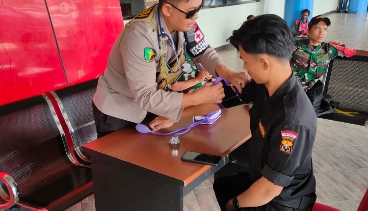 peduli kesehatan subsatgas dokkes adakan pemeriksaan kesehatan personel ops lilin cartenz 2022 52760