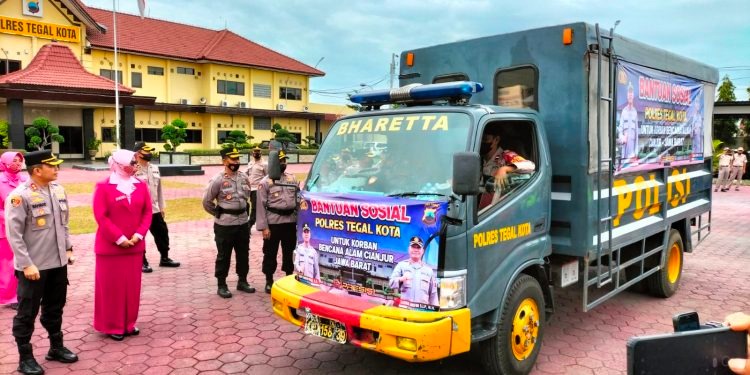 peduli korban cianjur polres tegal kota kirim bantuan logistik 52065