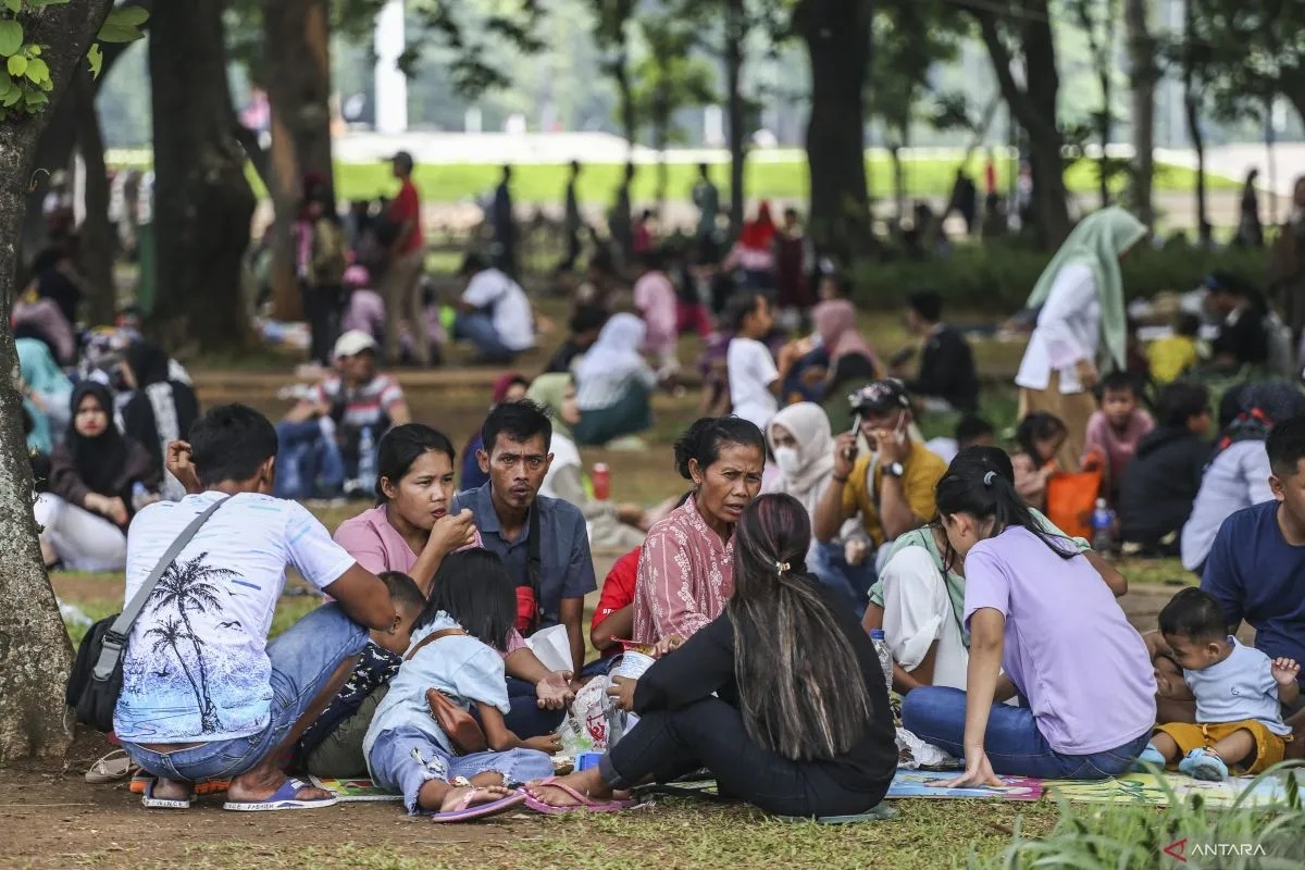 pemprov dki siapkan ribuan personel untuk tangani sampah saat perayaan tahun baru 82436