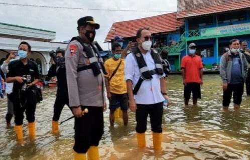 pemulihan pasca banjir kapolda kalsel minta warga tak mudah percaya hoaks 30464