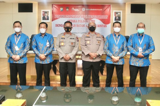 penandatanganan mou polda kepri dengan pt bai dan pt bright pln batam 9501