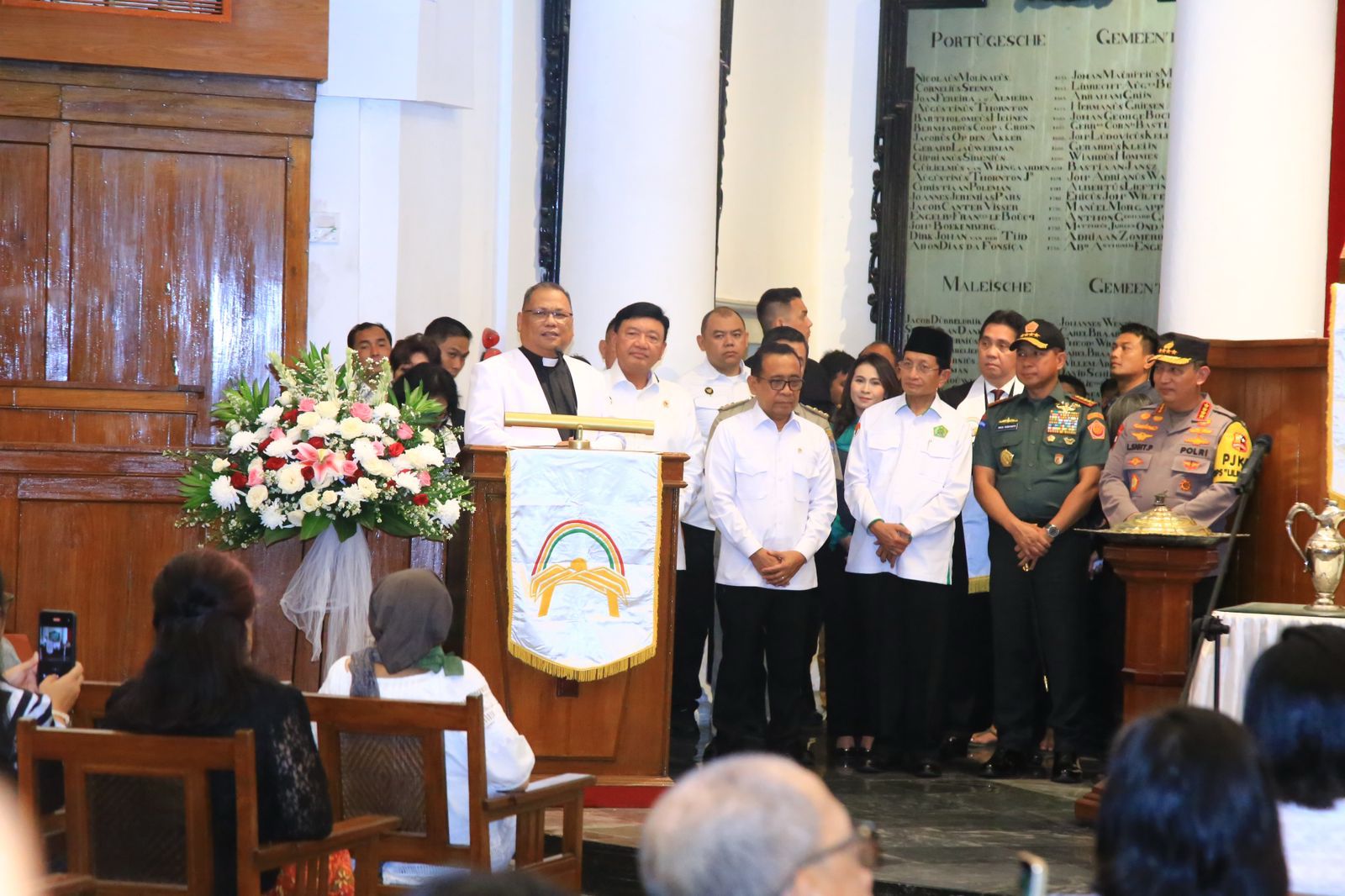 pendeta hingga jemaat gereja apresiasi pengamanan natal oleh polri 82326