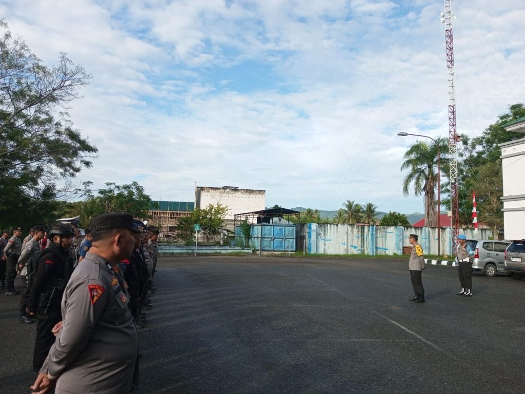 pengamanan jelang pilkada 2024 personel polda gorontalo gelar pengamanan tes kesehatan pasangan calon pilkada 2024 78274
