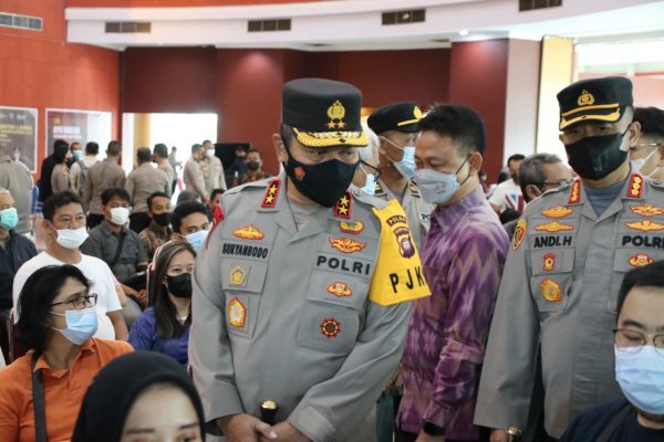 percepat penanggulangan covid 19 kapolda kalbar hadiri vaksinasi lanjutan serentak se indonesia di gedung pcc 34497