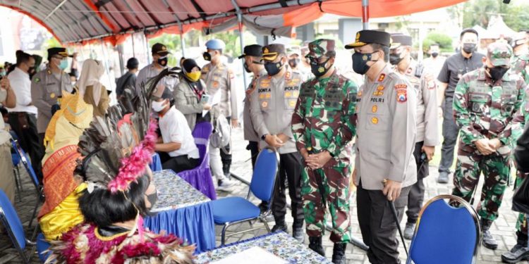 percepat proses 1 juta vaksinasi dalam sehari kapolda jatim akan buka gerai vaksinasi 9346