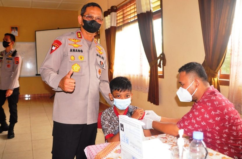 percepatan herd immunity kapolda babel targetkan akhir tahun 70 persen masyarakat divaksin 9714