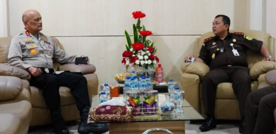 pererat silaturahmi dan tingkatkan sinergitas kapolda maluku kunjungi kajati 22516