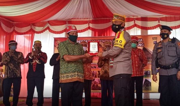 pererat sinergitas kapolda kalteng kunjungi tokoh adat dayak di kobar 11608