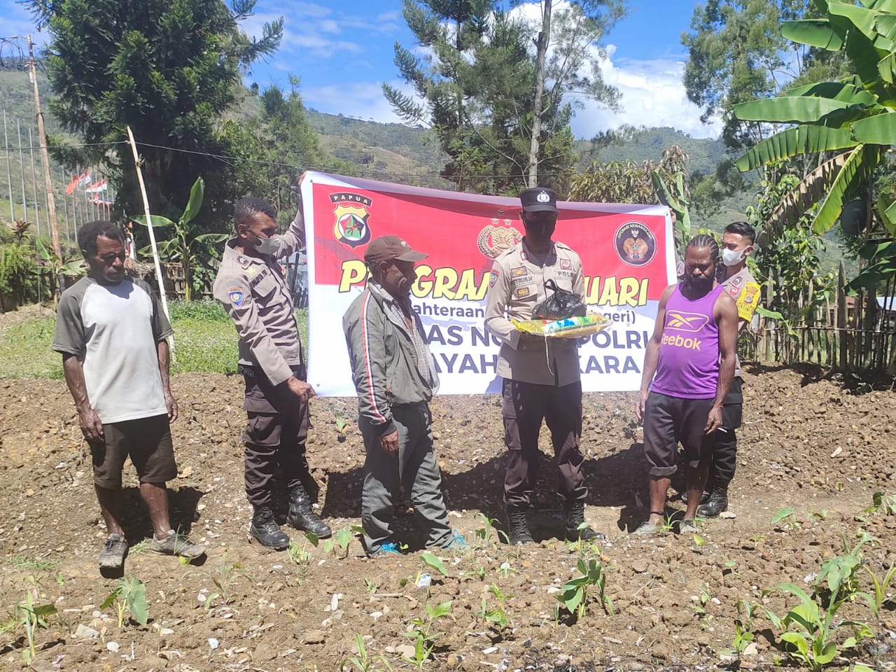 perhatian binmas noken tolikara pada produk pertanian dan perkebunan masyarakat melalui program kasuari 13430