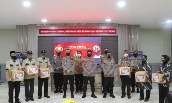 peringati 30 tahun pengabdian akpol 91 polda sulsel gelar baksos bagikan ratusan paket sembako 26599
