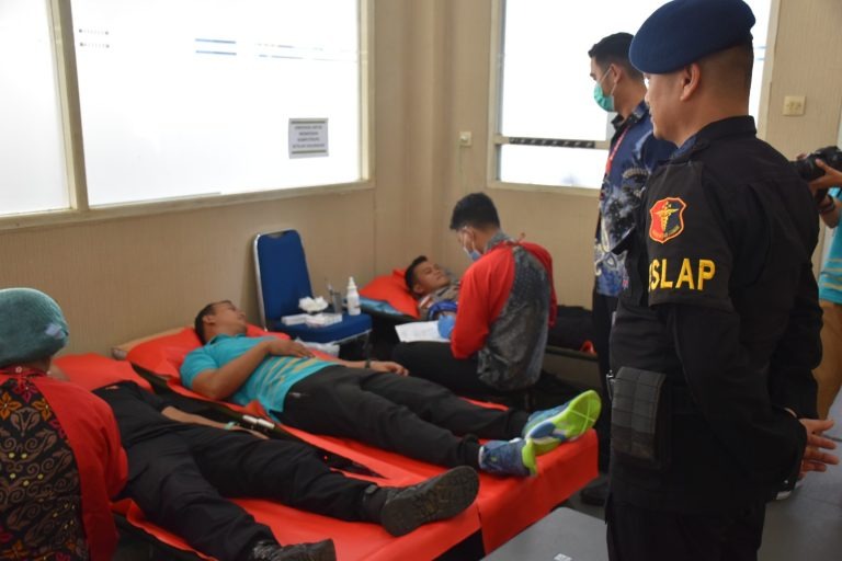 peringati harhubnas tahun 2024 satbrimob polda kalbar berpartisipasi kegiatan donor darah 78781