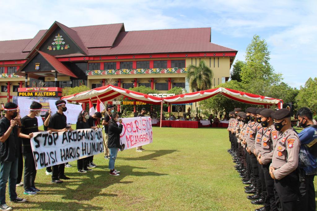 peringati hari ham sedunia polda kalteng gelar lomba orasi unjuk rasa 25277