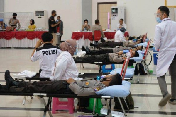 peringati hari jadi polwan ke 72 polda kalimantan tengah gelar aksi donor darah 36479