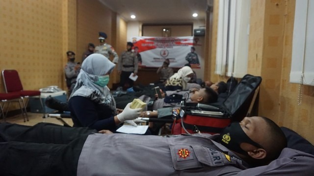 peringati hari korps brimob polri ke 76 tahun satbrimobda banten gelar aksi donor darah 24897