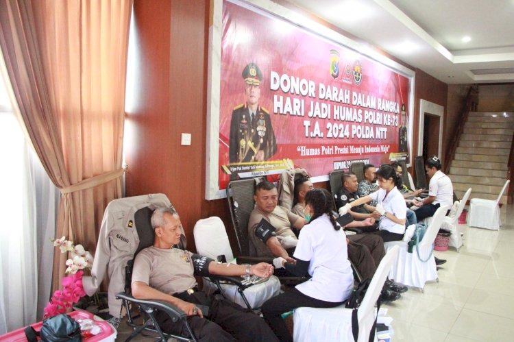 peringati hut ke 73 humas polri bidhumas polda ntt gandeng pmi dalam kegiatan gelar donor darah 80329