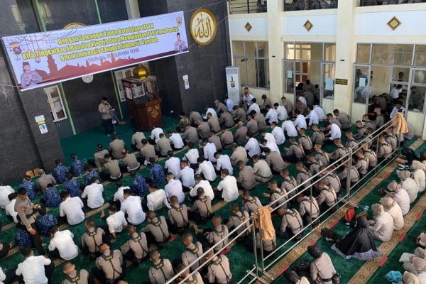 peringati tahun baru islam 1444 h polda sumbar gelar giat keagamaan dan santunan anak yatim 48656