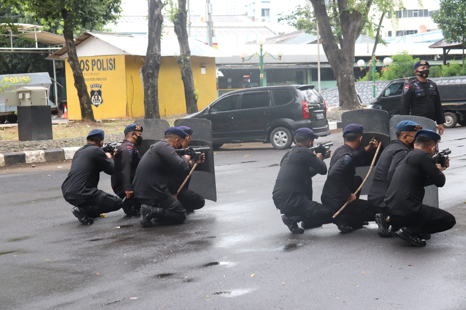 personel bko brimob polda banten lakukan latihan phh di jakarta 9919