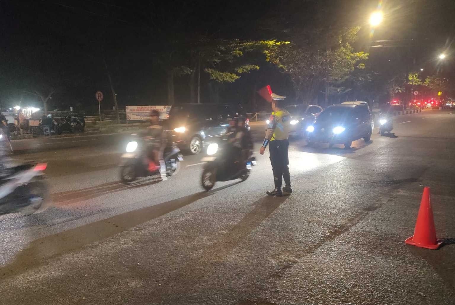 personel ops ketupat telabang polda kalteng gelar gatur lantas di tempat wisata 72574