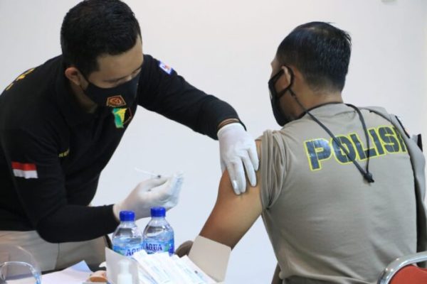 personel polda diy mulai divaksin covid 19 30717