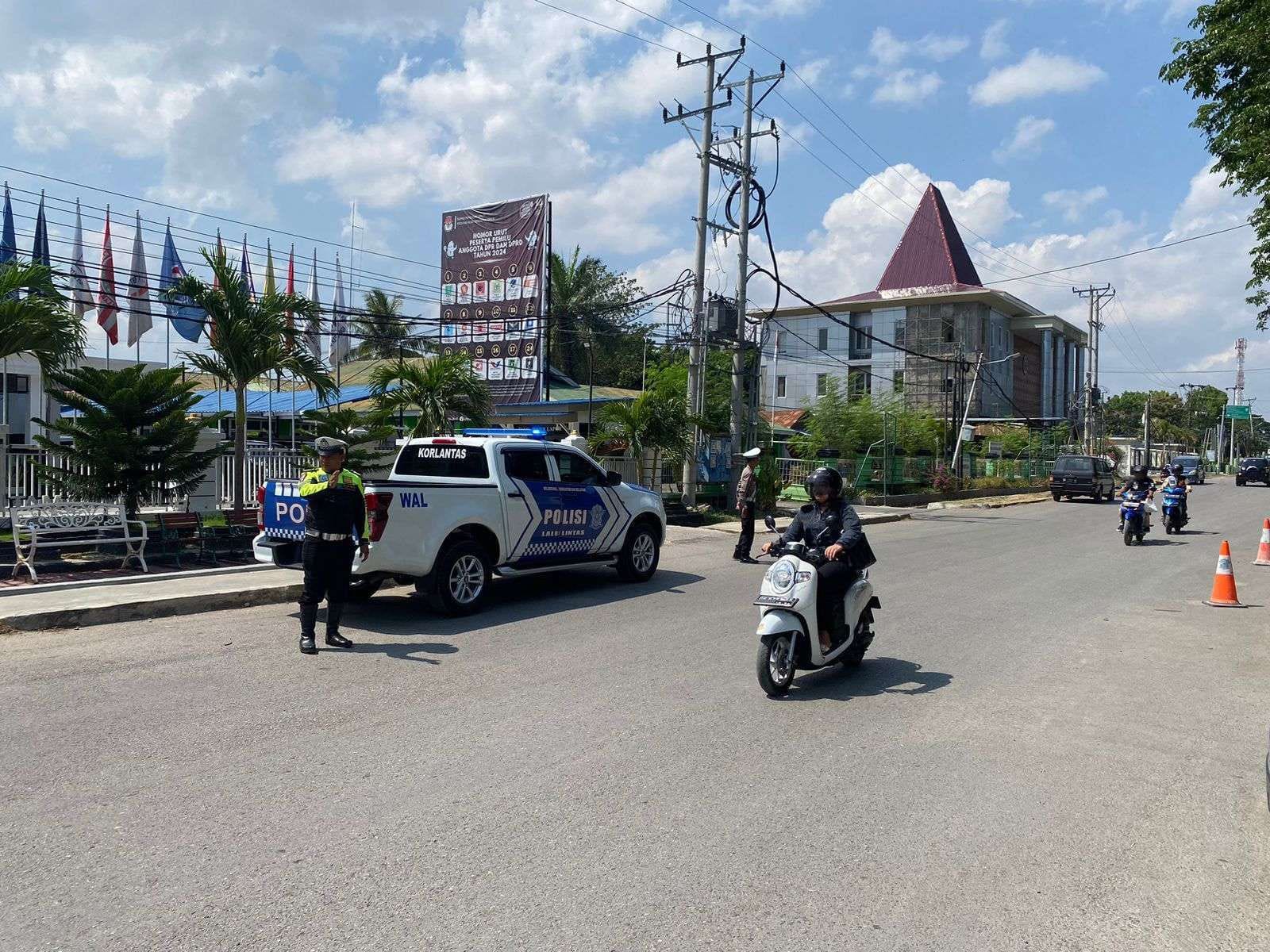 personel satgas omb polda ntt memperkuat keamanan melalui patroli jelang pemilu 2023 2024 68279