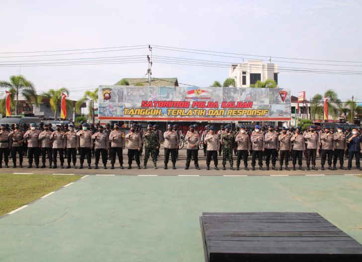 pimpin apel kesiapsiagaan hadapi perayaan natal dan tahun baru kapolda kalbar pamit untuk pelaksanaan tugas baru 22536