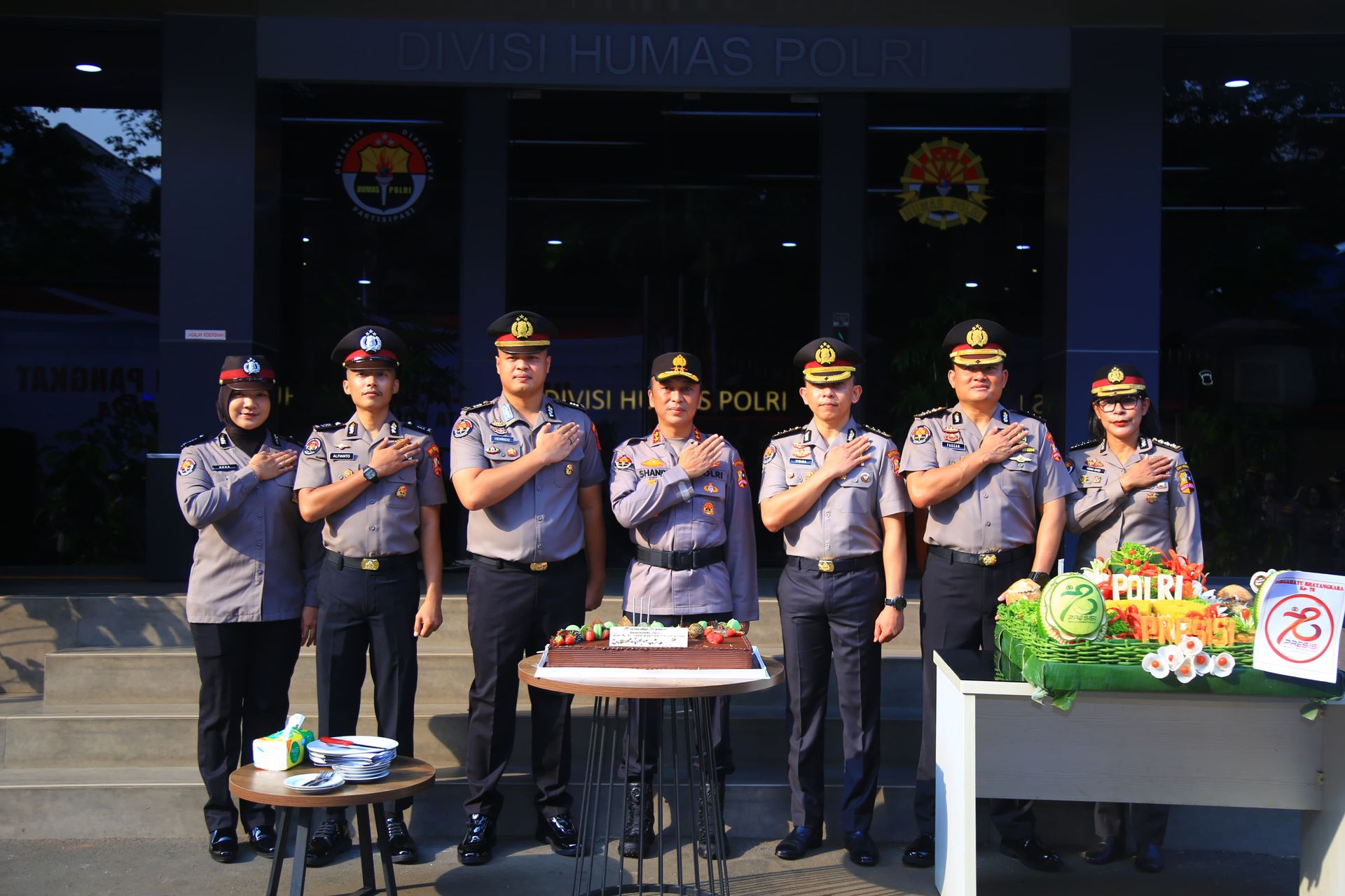 pimpin upacara kenaikan pangkat kadiv humas tegaskan tantangan ke depan 75939