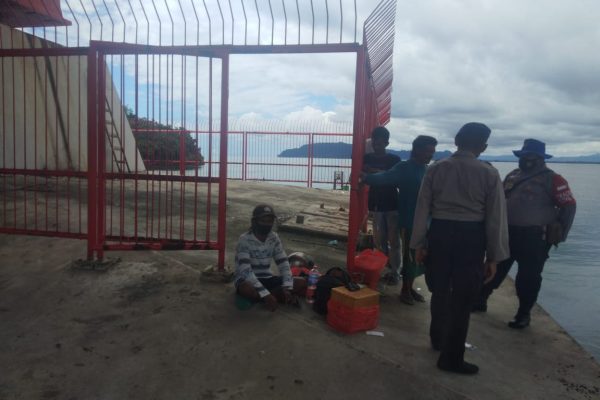 polair jayapura kota patroli di perairan pantai hamadi enggros dan teluk youtefa untuk ingatkan nelayan agar tidak menggunakan bom ikan 13297