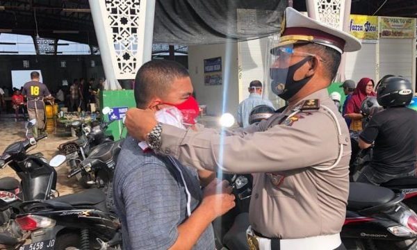 polda aceh bagi 1000 masker merah putih bentuk kepedulian ditengah meningkatnya covid 19 19550