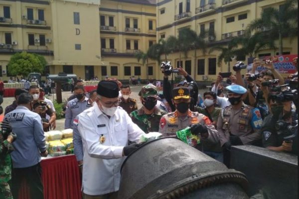 polda aceh musnahkan narkoba jenis sabu sebanyak 4049 kg 16049