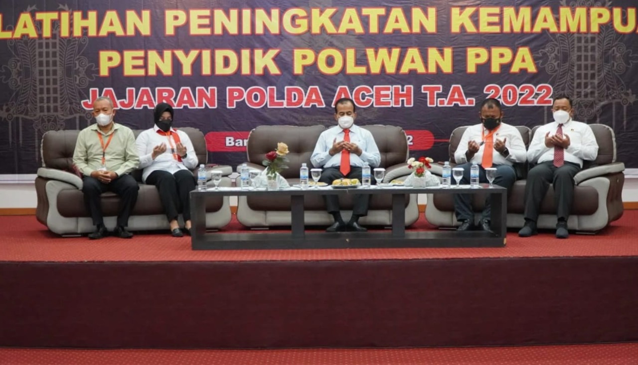 polda aceh trained dozens of policewomen at grand aceh syariah 45292